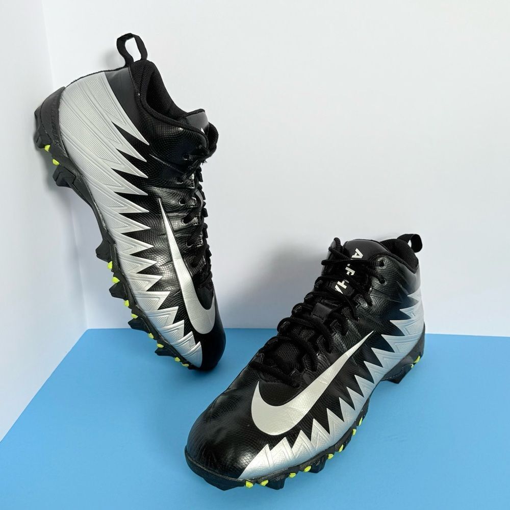 Nike Alpha Menace Shark Football Cleats, Men’s Size 13